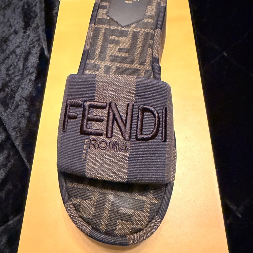 Fendi Platform Sandals - Picture 9 of 10